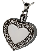 rimmed_heart_necklace
